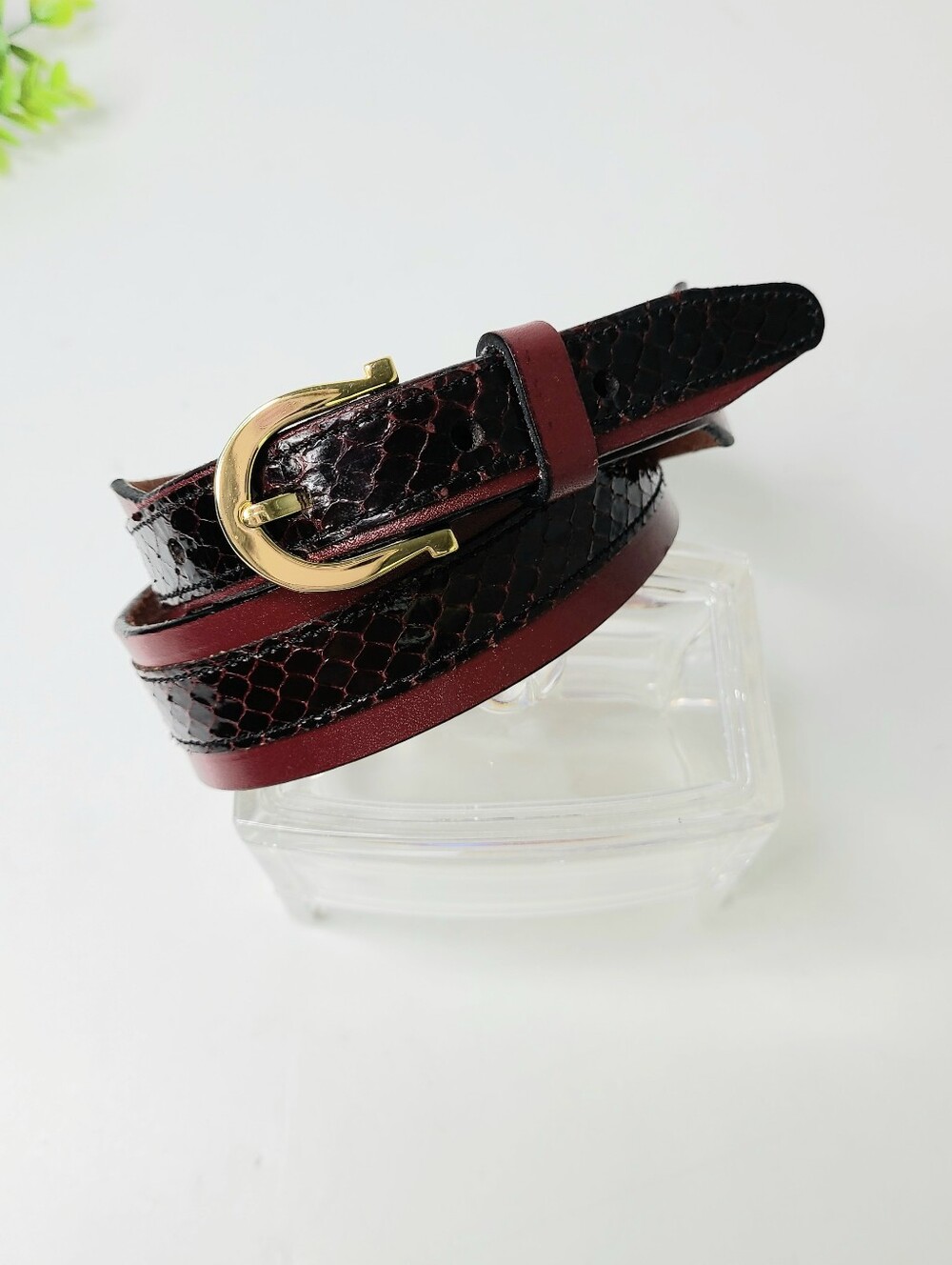 Pierre Cardin Oxblood Genuine Cowhide Equestrian Horseshoe Buckle Vintage Belt
